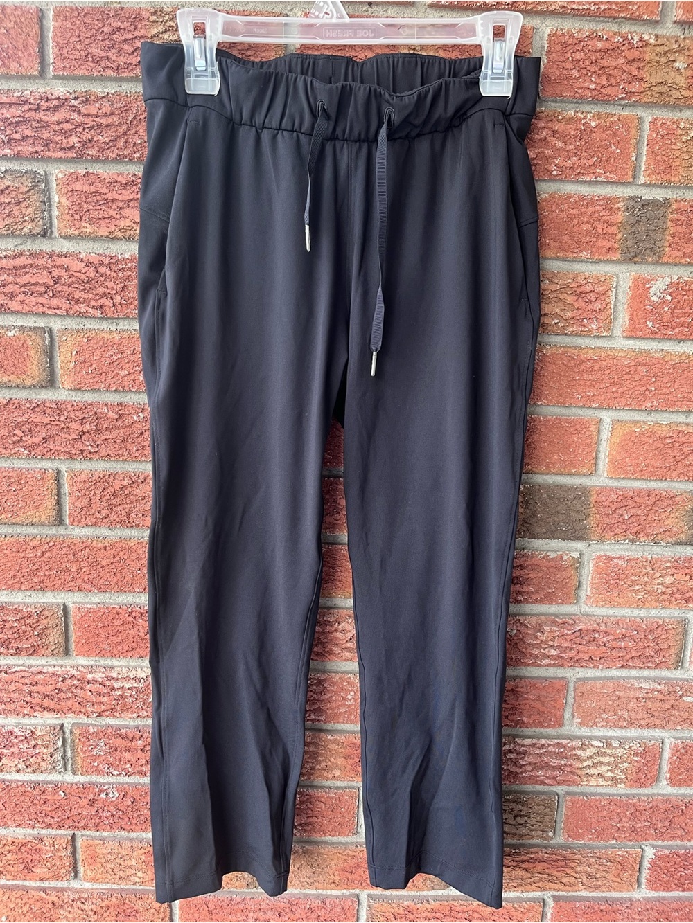 Lululemon women’s soft jersey Classic pants sz 4 black crop